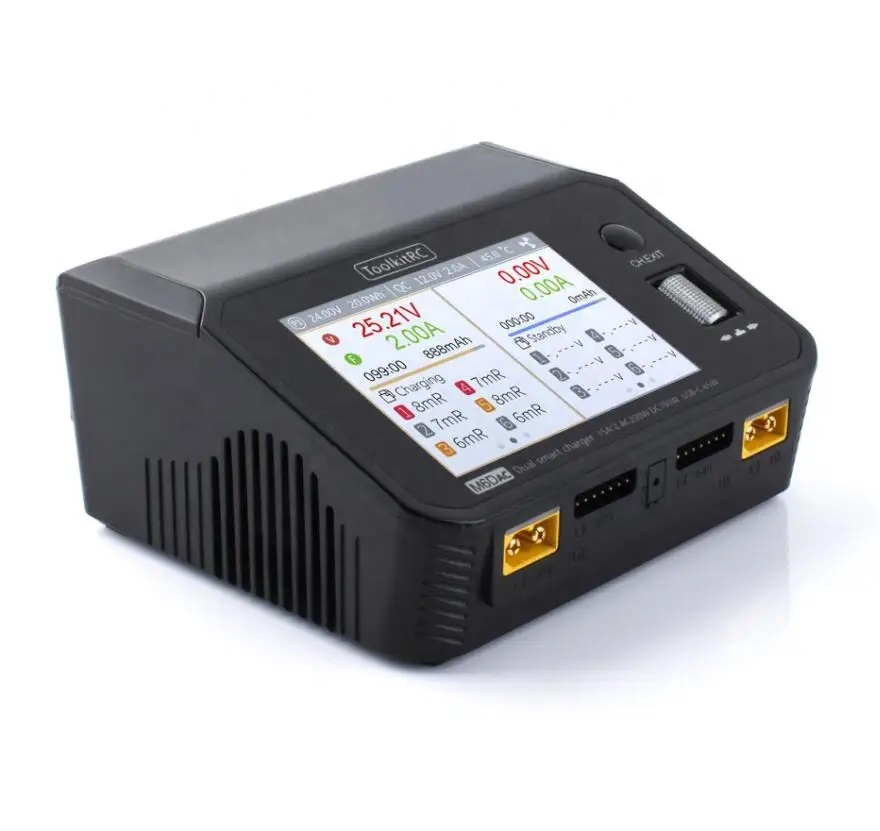 ToolkitRC M6DAC AC 200W DC 700 - Toolkitrc M6Dac Smart Charger recensione e prezzo